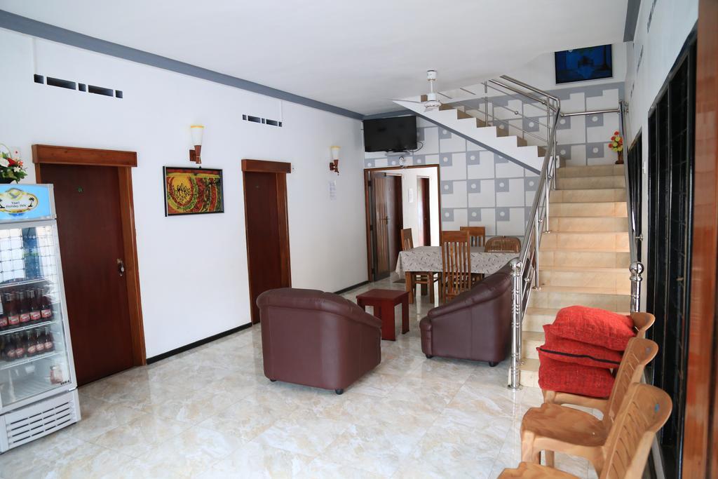 Yaarl Holiday Inn Jaffna Exterior foto
